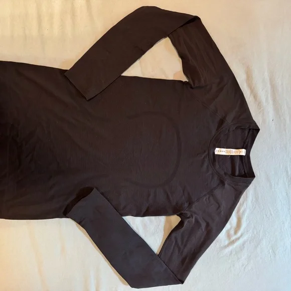 Lululemon long sleeve swiftly top in black - Picture 2 of 6